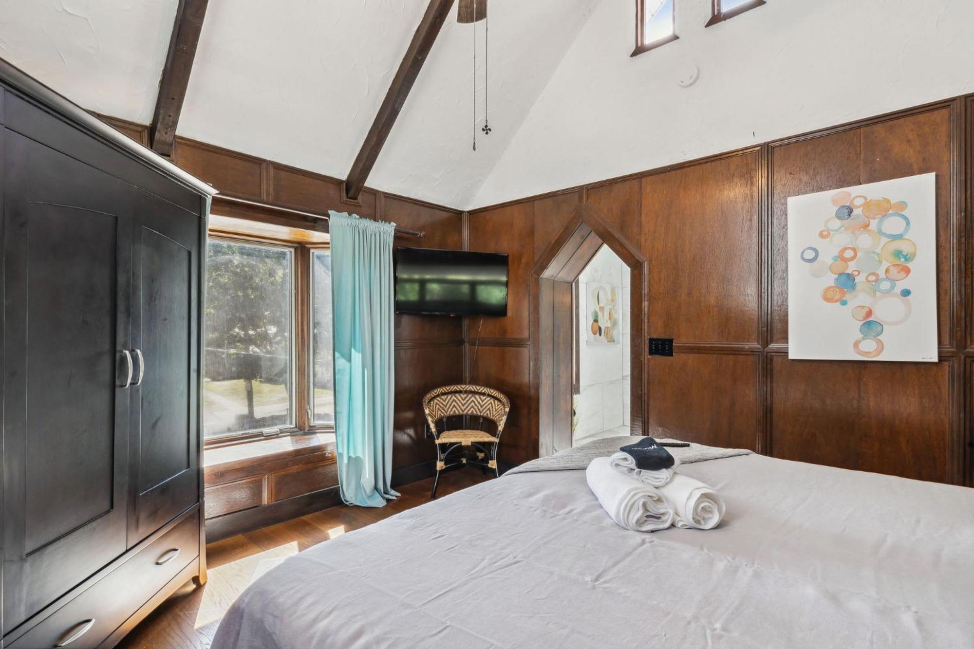 Enchanted Castle - Your Royal Getaway Awaits Cleveland Exteriér fotografie