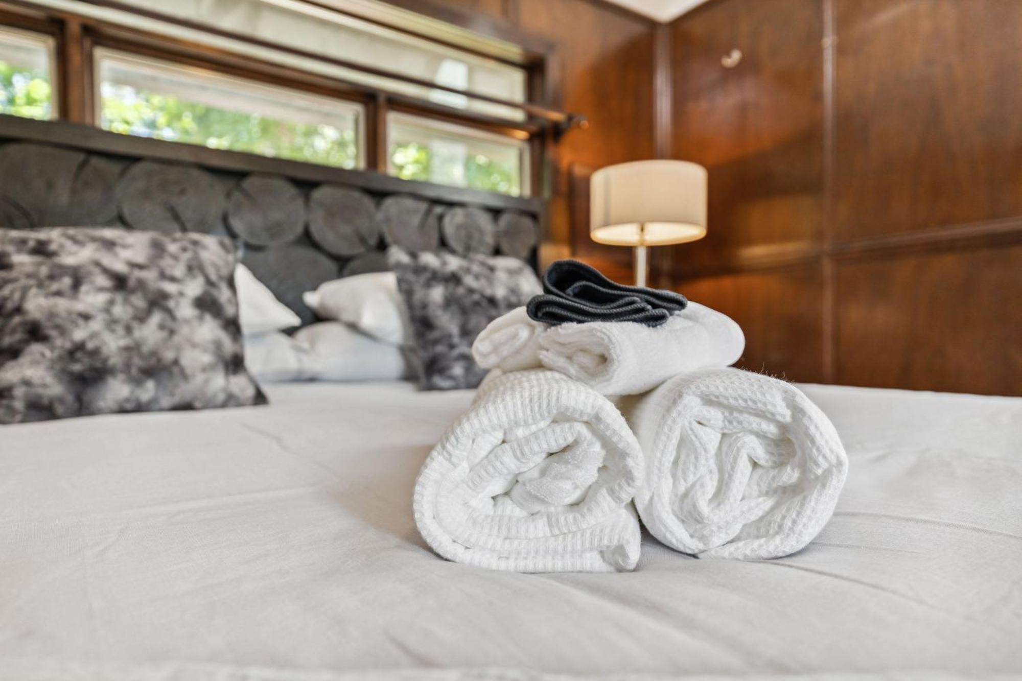 Enchanted Castle - Your Royal Getaway Awaits Cleveland Exteriér fotografie
