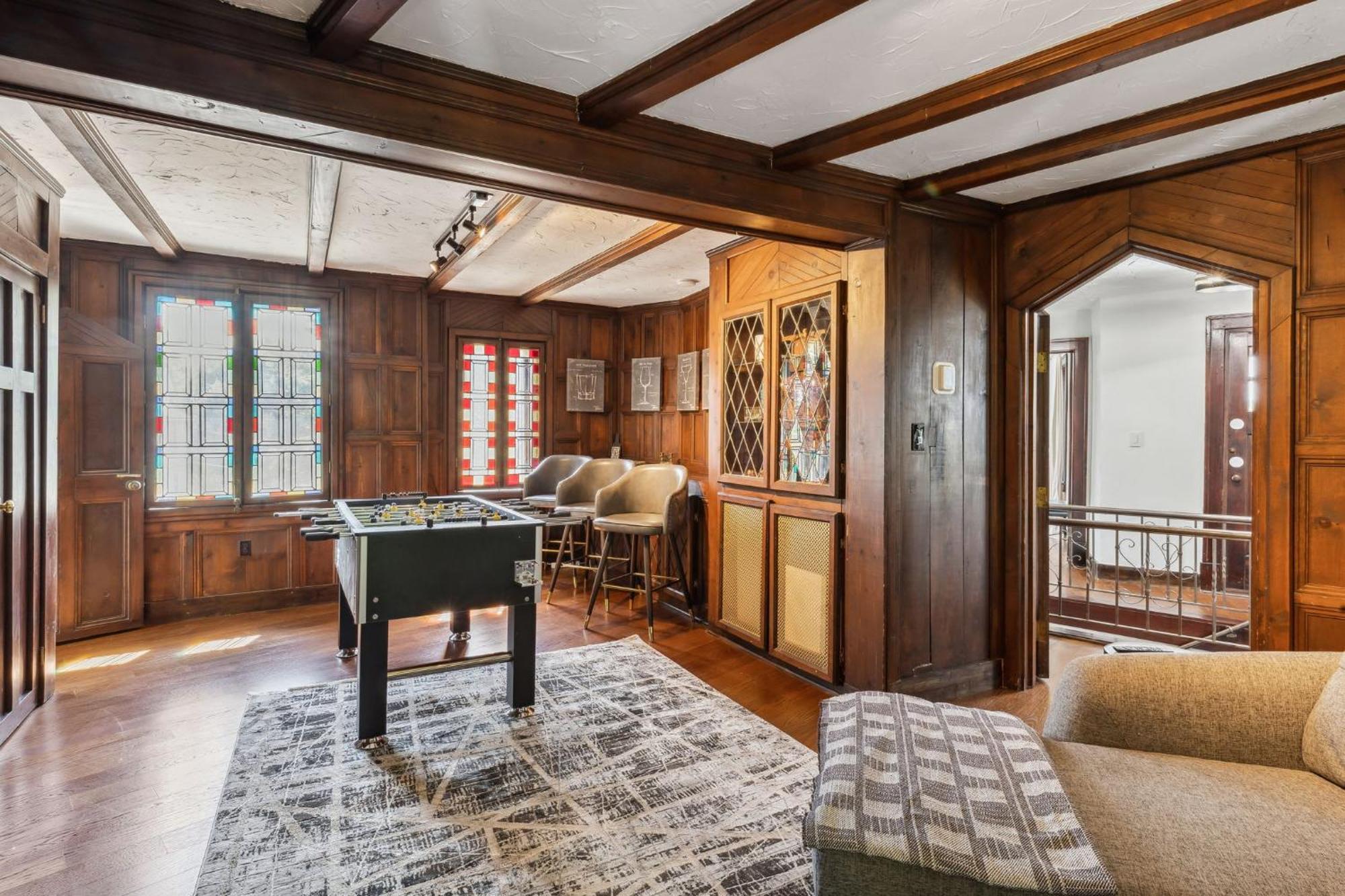 Enchanted Castle - Your Royal Getaway Awaits Cleveland Exteriér fotografie