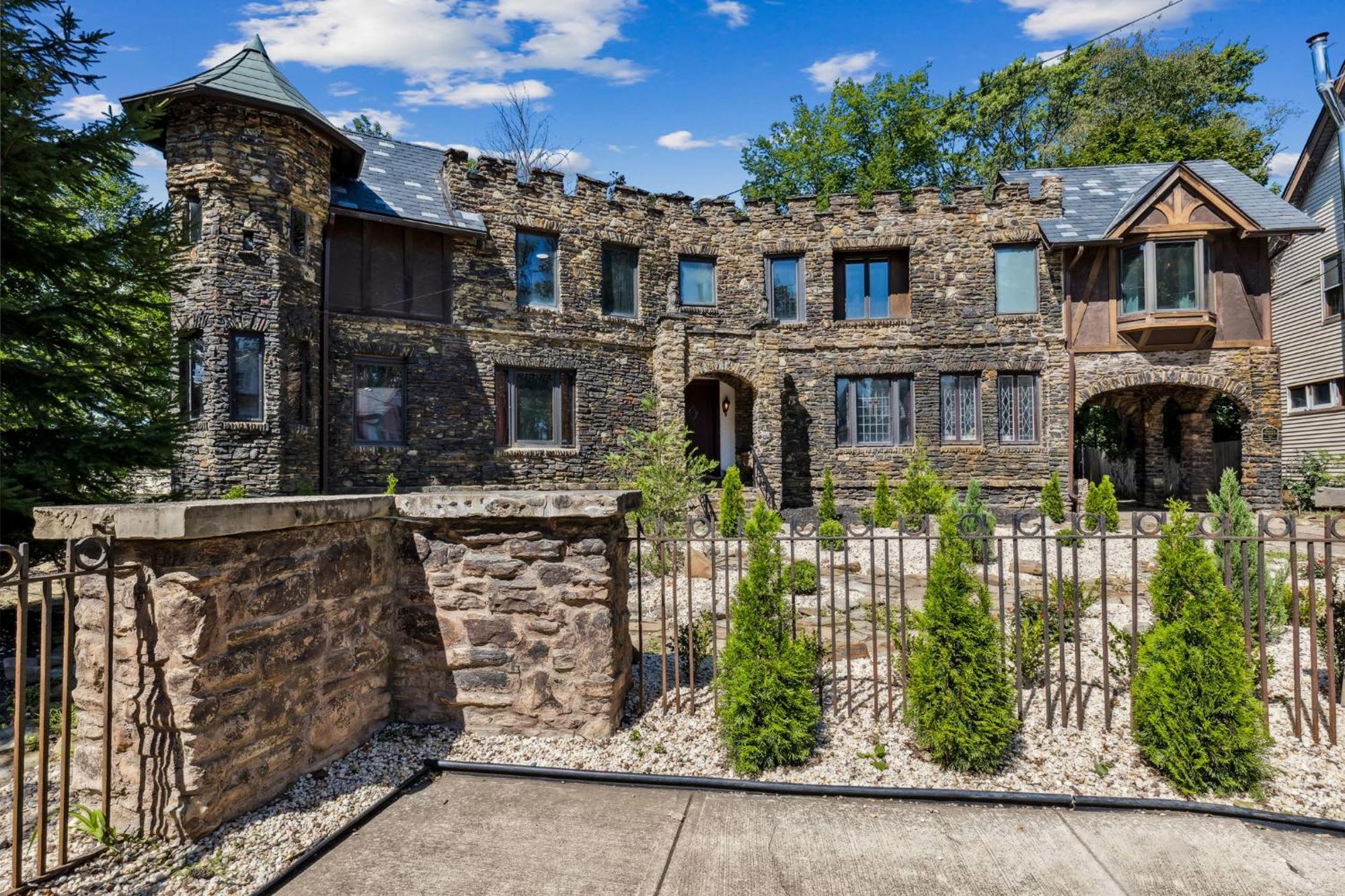 Enchanted Castle - Your Royal Getaway Awaits Cleveland Exteriér fotografie