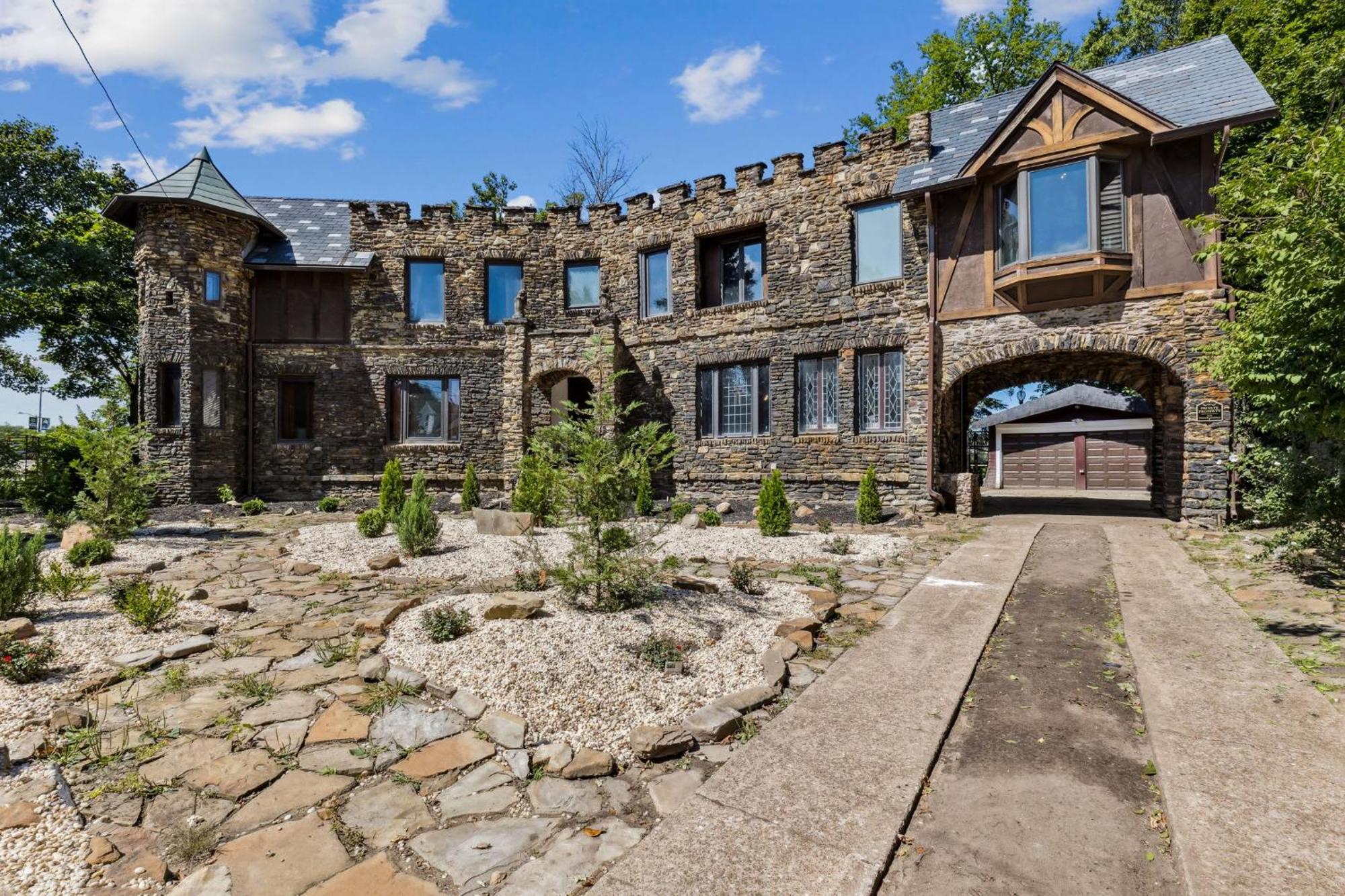Enchanted Castle - Your Royal Getaway Awaits Cleveland Exteriér fotografie
